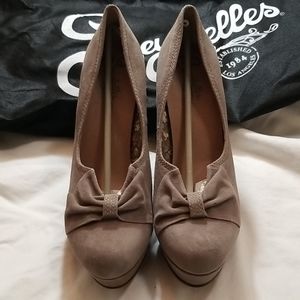 Seychelles suede heels, gray, size 10